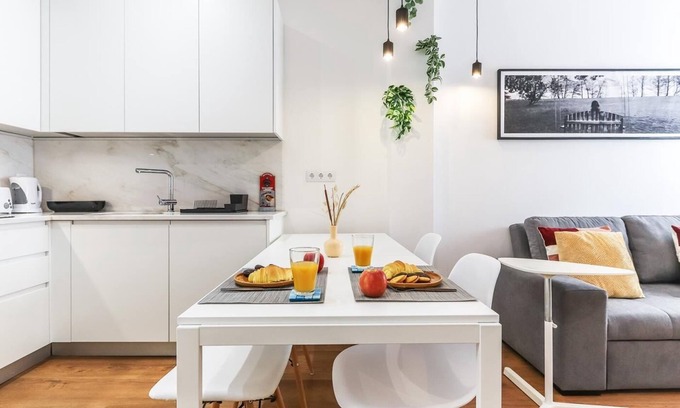 Santo Condestavel Apartment | Vita Portucale | Bright Campo Ourique w/Terrace
