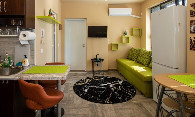 Studentski Grad Apartment | Vitosha View Apartment + Parking