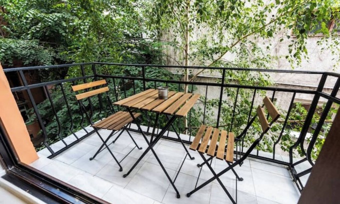 Sofia City Center House | Vitoshka Luxury: 2-BR Retreatnn
