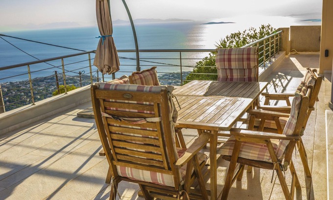 Saronikos House | Viva B&B