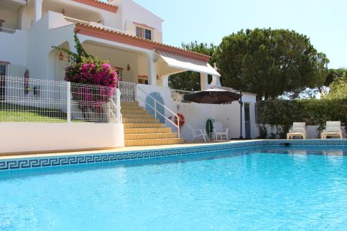Mosqueira Villa | Vivenda ROSA Albufeira