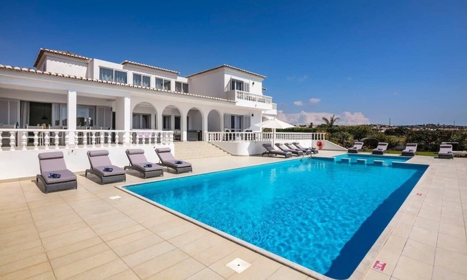 Vale de Parra Villa | Vivenda Salgados - Fabulous 6 bedroom villa close to Albufeira, golf and beaches