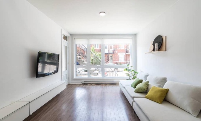 Plateau Mont Royal Apartment | Vivez la vie Montréalaise