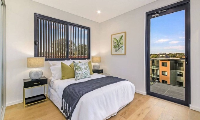 Eastwood Apartment | Vivid Apartment in Eastwood 2B2B