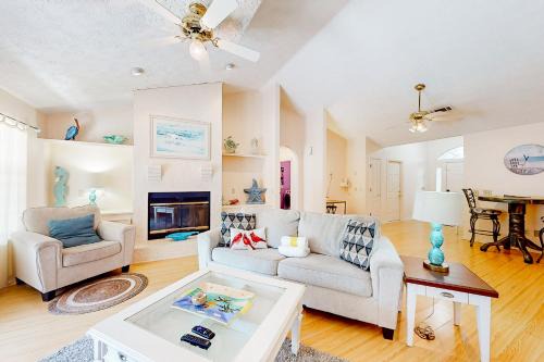 Thomas Drive House | Vivid Seabreeze