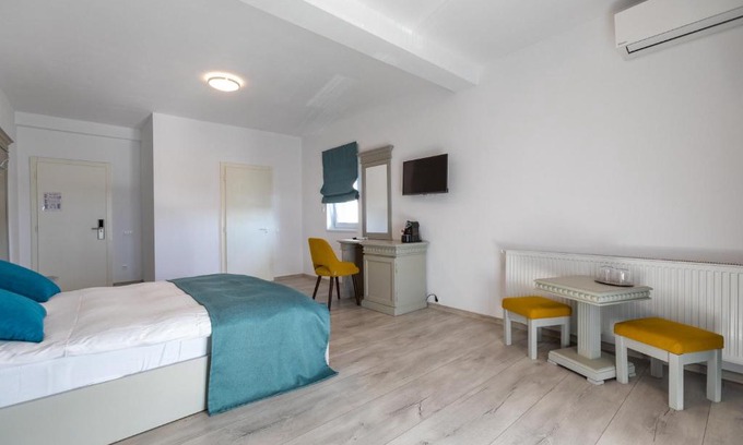 Apahida House | Volo Guest House
