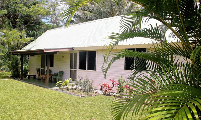 Savusavu Cottage | Vonu Villa-Near Beachfront-Private - Budget Luxury