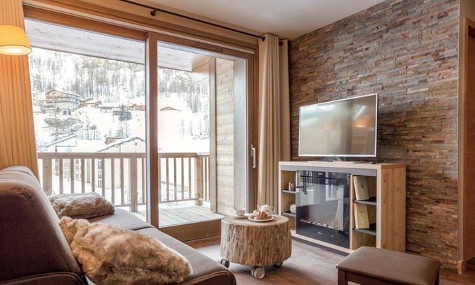 Les Boisses Condo | Vos Prochaines Vacances de Ski | Chambre Confortable avec une Cheminée + Parfait pour les Skieurs