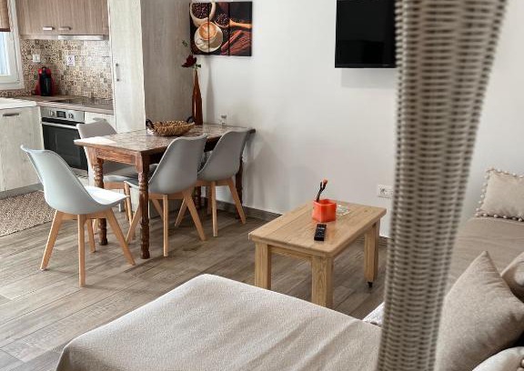 Ano Mera Apartment | Voula's Cozy Studio in Ano Mera Mykonos