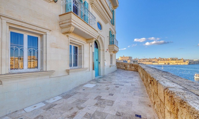 Birgu House | Voyage. Your journey begins.