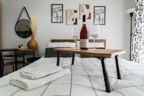 Thessaloniki Apartment | VPG Minimal Studios Traveller3
