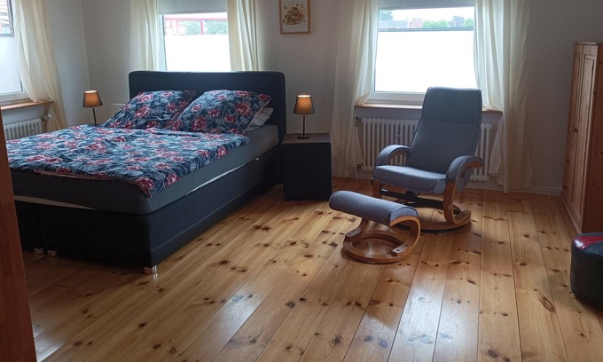 Stapelmoor Apartment | Vrbo Property