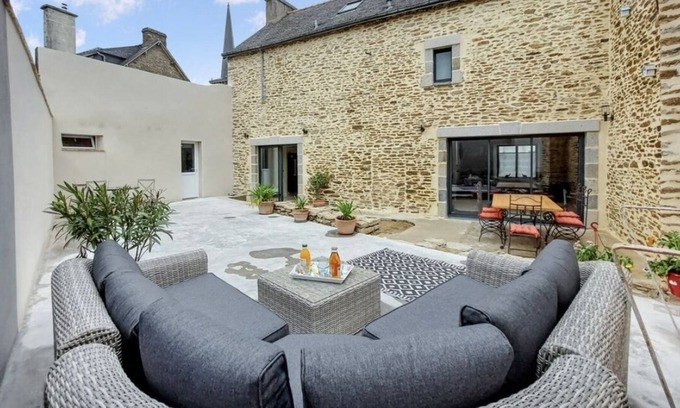 Pluneret House | Vrbo Property