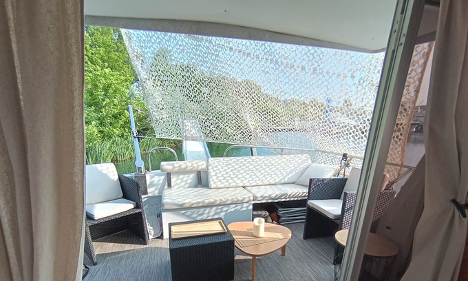 Valence Boat Rental | Vrbo Property