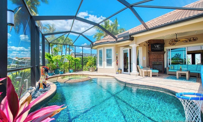 Yacht Club Villa | VRCC Villa Bellagio - 5* Villa for up to 8 guests