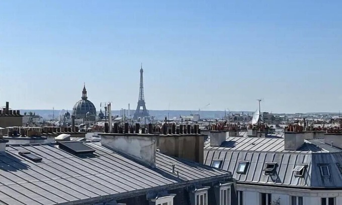 L'Europe Apartment | VUE Tour Eiffel Depuis LE Balcon Studio Lumineux Avec VUE SUR LES Toits DE Paris
