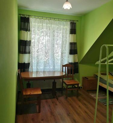 Mragowo House | Wędzarnia pod lasem - Pokoje