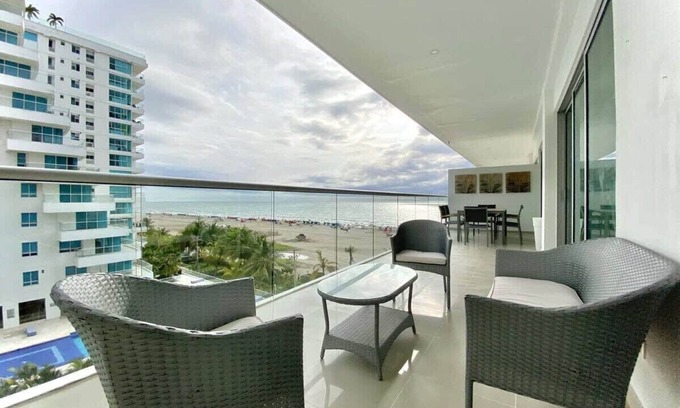 Santa Ana Apartment | w* | Stunning 2BR w/pool n AC in Sunny Cartagena