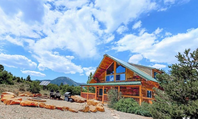 Monticello Cabin | W-W: Canyon View Cabin, An Epic Family Retreat