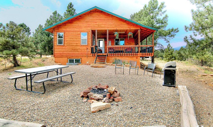 Monticello Cabin | W-W: Long View "Safari" Cabin Overlooking Canyon!