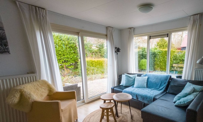 Tzummarum Ski Chalet | Wadden cottage near "the Wadden" and free WiFi