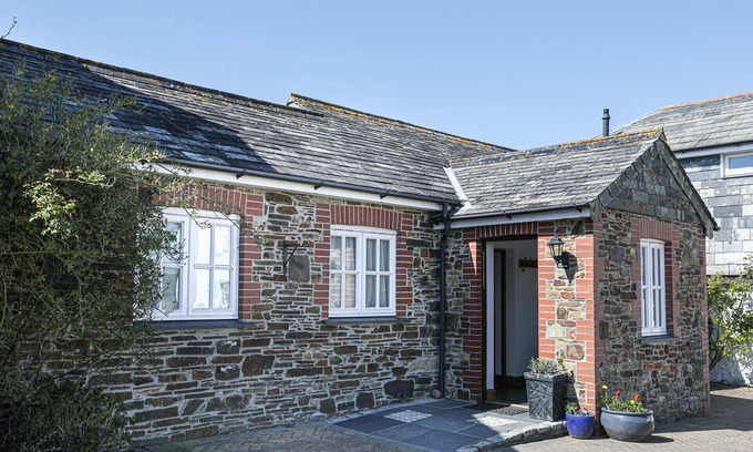 Widemouth Bay Cottage | Waggon Wheels - Two Bedroom Cottage, Sleeps 4
