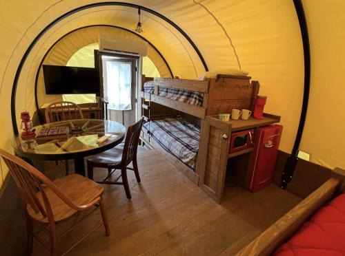 Lancaster House | Wagon - 04 Lockridge Park