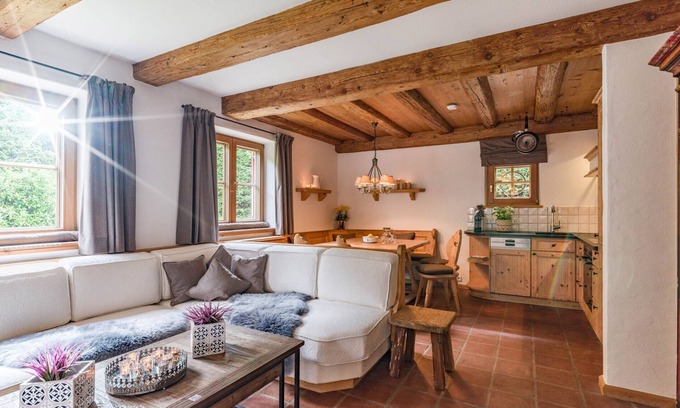 Oberhausen Apartment | Wagstätt Loft - charming 1 bedroom apartment in Jochberg