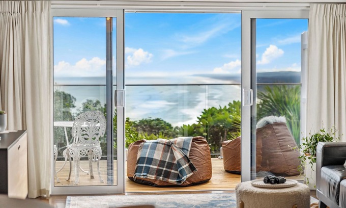Muriwai Apartment | Waiata Manu Muriwai Birdsong Apartment Breathtaking Views!