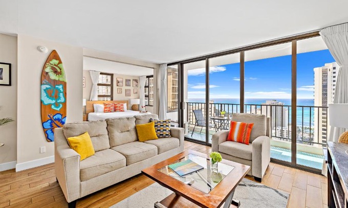 Waikiki Apartment | Waikiki Banyan 1BR with Great Ocean Views, Steps to Beach & Parking!