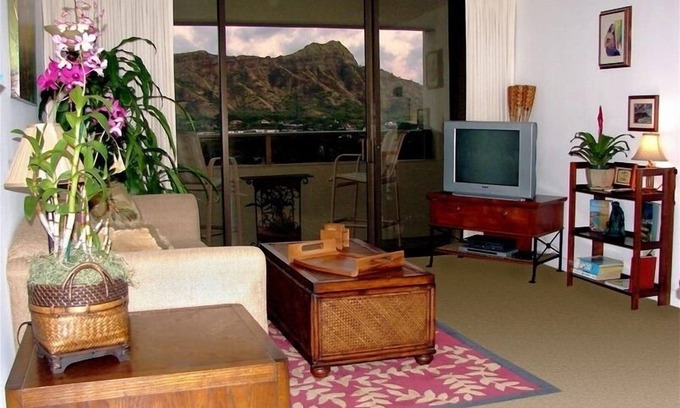 Waikiki Condo | Waikiki Sunset 2BR - DIRECT Diamond Head View!