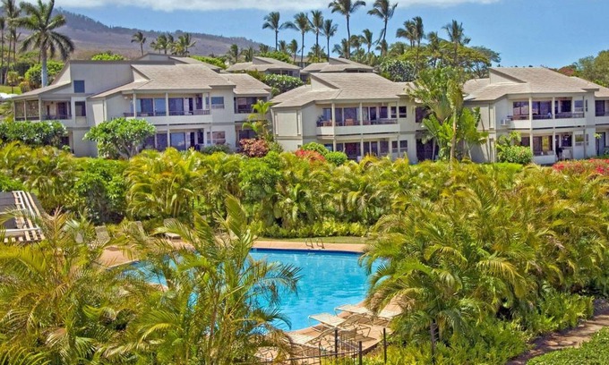 Wailea Resort | Wailea Ekolu Village - CoralTree Residence Collection