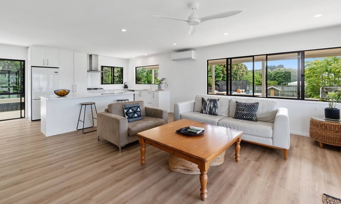 Point Wells House | Waimanu Bliss Escape - Point Wells Holiday Home