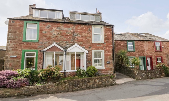 Gosforth Cottage | WAINWRIGHT COTTAGE, family friendly, with open fire in Gosforth