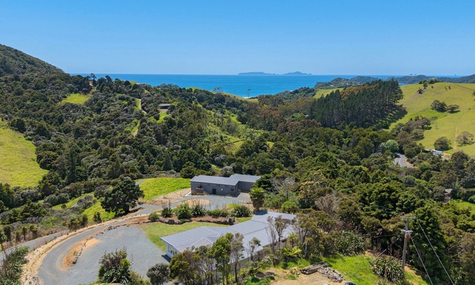 Matapouri House | Waitorupai Retreat 2 - Sandy Bay Holiday Home