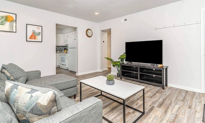 Northeast Virginia Beach House | Wake Forest Bungalow - Suite B
