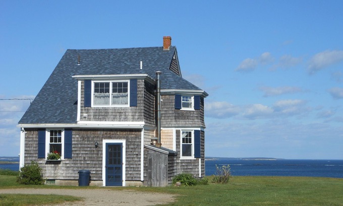 Mid-Coast and Islands Cottage | Wake to Sunrise on the Ocean