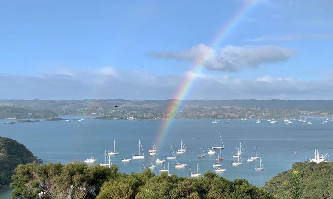 Kerikeri House | Wake up to the beautiful Bay of Islands. Family home overlooking Kerikeri Inlet
