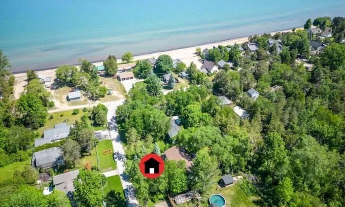 Kettle Point 44 Cottage | Wakefield Cottage - Steps from the Beach!