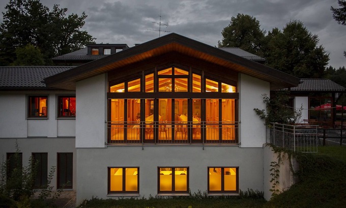 Schernfeld Hotel | Waldgasthof Geländer
