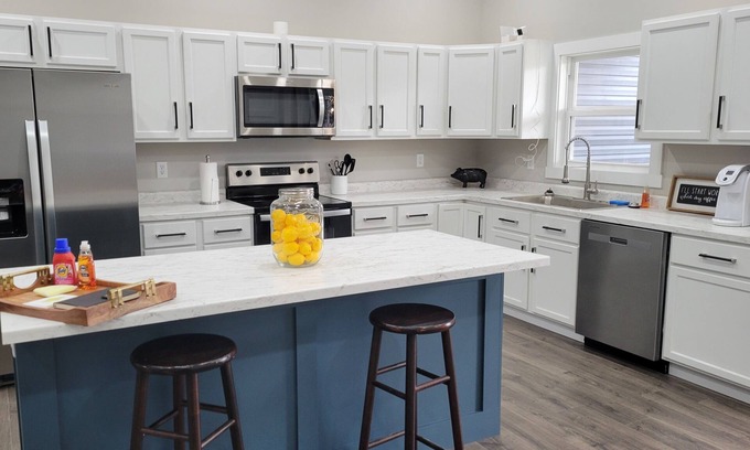 Marion House | Waldo retreat with HOT TUB!