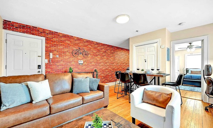 Princeton Apartment | WALK 2 University/FREE Parking/Standing Desk