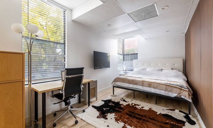 Pasadena House | Walk distance to convention center and Caltech center Pasadena private parking