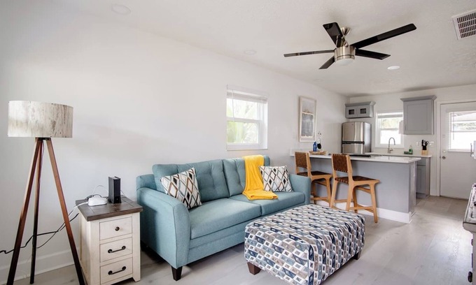 New Port Richey Apartment | Walk Everywhere! 1-Bedroom Gem in Downtown Hub