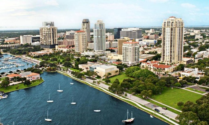 St. Petersburg House | Walk Everywhere Heart of Downtown St Pete