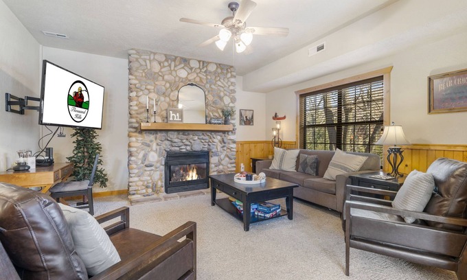 Branson Theater District Cabin | Walk-In 2 BR Cabin with Loft in Wooded Area, Minutes from Shows & Attractions!