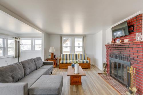 Surf City Apartment | Walk to Bay and Ocean Pet-Friendly Surf City Apt