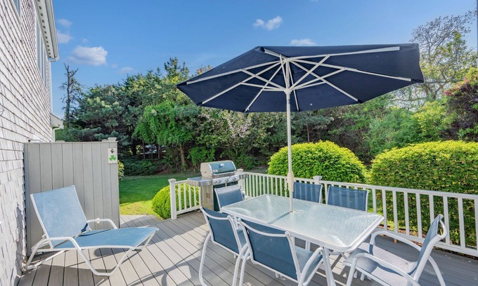 South Harwich House | Walk to Beach, AC, Wifi, Central location