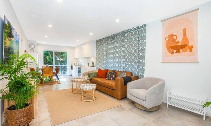 Cronulla Apartment | Walk to Beach Escape @ Cronulla - 2Bdrm- Parking