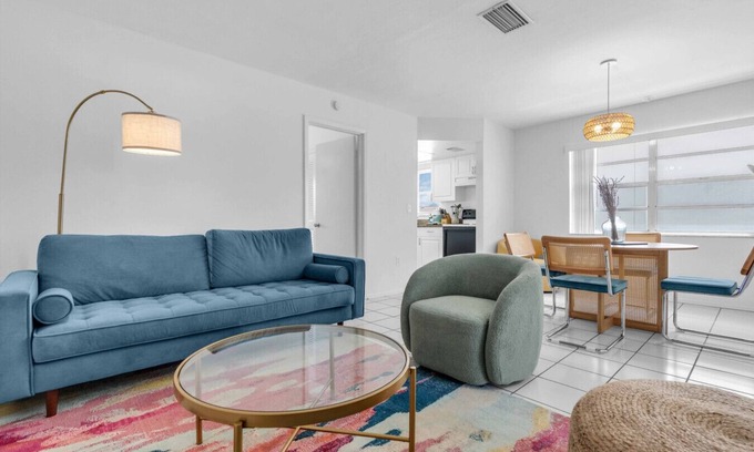 Sarasota Apartment | Walk to Beach Modern Family Stay + Free Parking